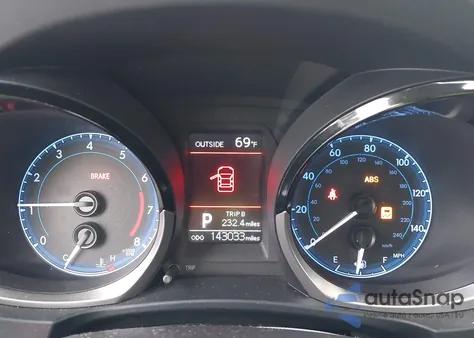 2015 Toyota Corolla S Plus z USA, uszkodzony, nr VIN 5YFBURHE5FP187607